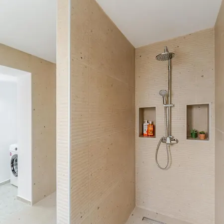 48 Apartment *